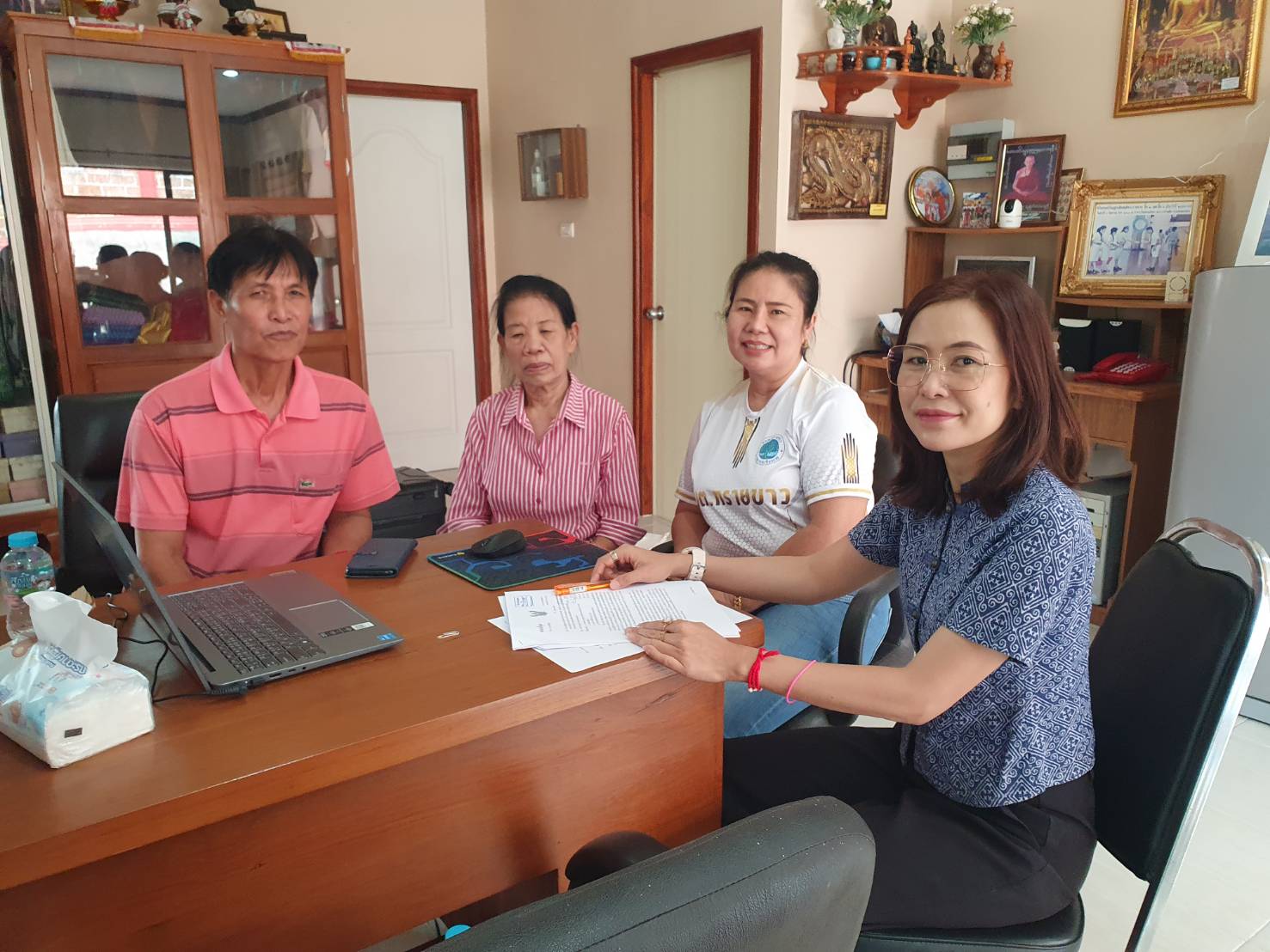  📩ฉบับที่ 9/200469 สำนักงานพัฒนาชุมชนอำเภอพาน เข้าร่วมประชุมโครงการส่งเสริมการท่องเที่ยวเชิงสร้างสรรค์ กิจกรรมที่ 1 ส่งเสริมกระบวนการพัฒนาเศรษฐกิจฐานรากชุมชนท่องเที้ยวด้วยแนวคิดการจัดกิจกรรมส่งเสริมการเรียนรู้ที่นักท่องเที่ยวลงมือปฏิบัติ (D-HOPE) กิจกรรมย่อยที่ 3 ยกระดับและพัฒนาผลิตภัณฑ์เพื่อจำหน่ายให้นักท่องเที่ยว ผ่านช่องทางออนไลน์ (Zoom meeting)